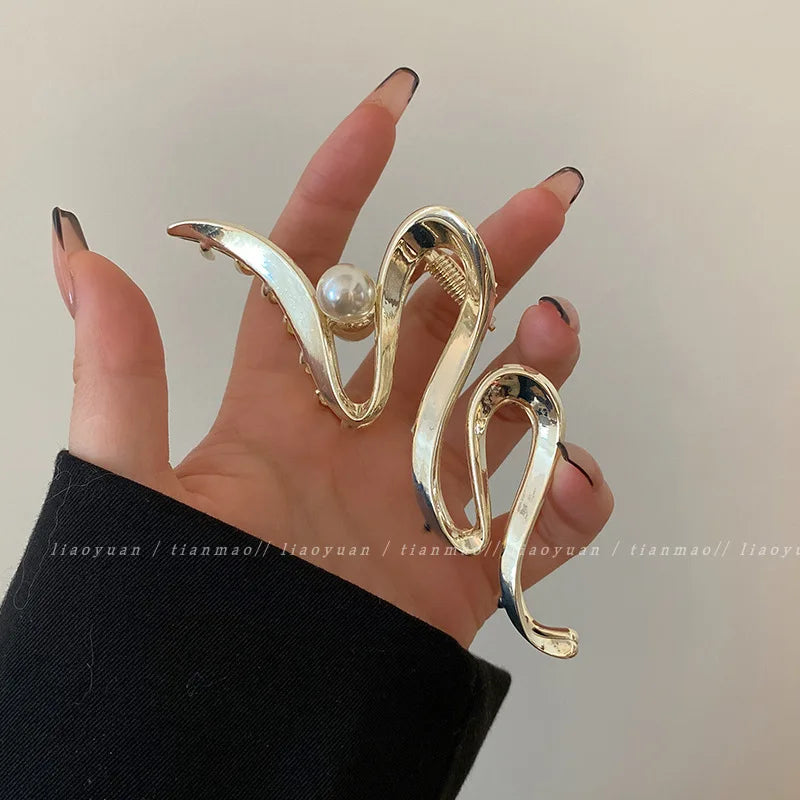 Metal Hair Clip Fashion Barrettes Korean Geometric Black Bow knot Hair Claw for Women Thick Thin Accessories Bath Crab Clamp