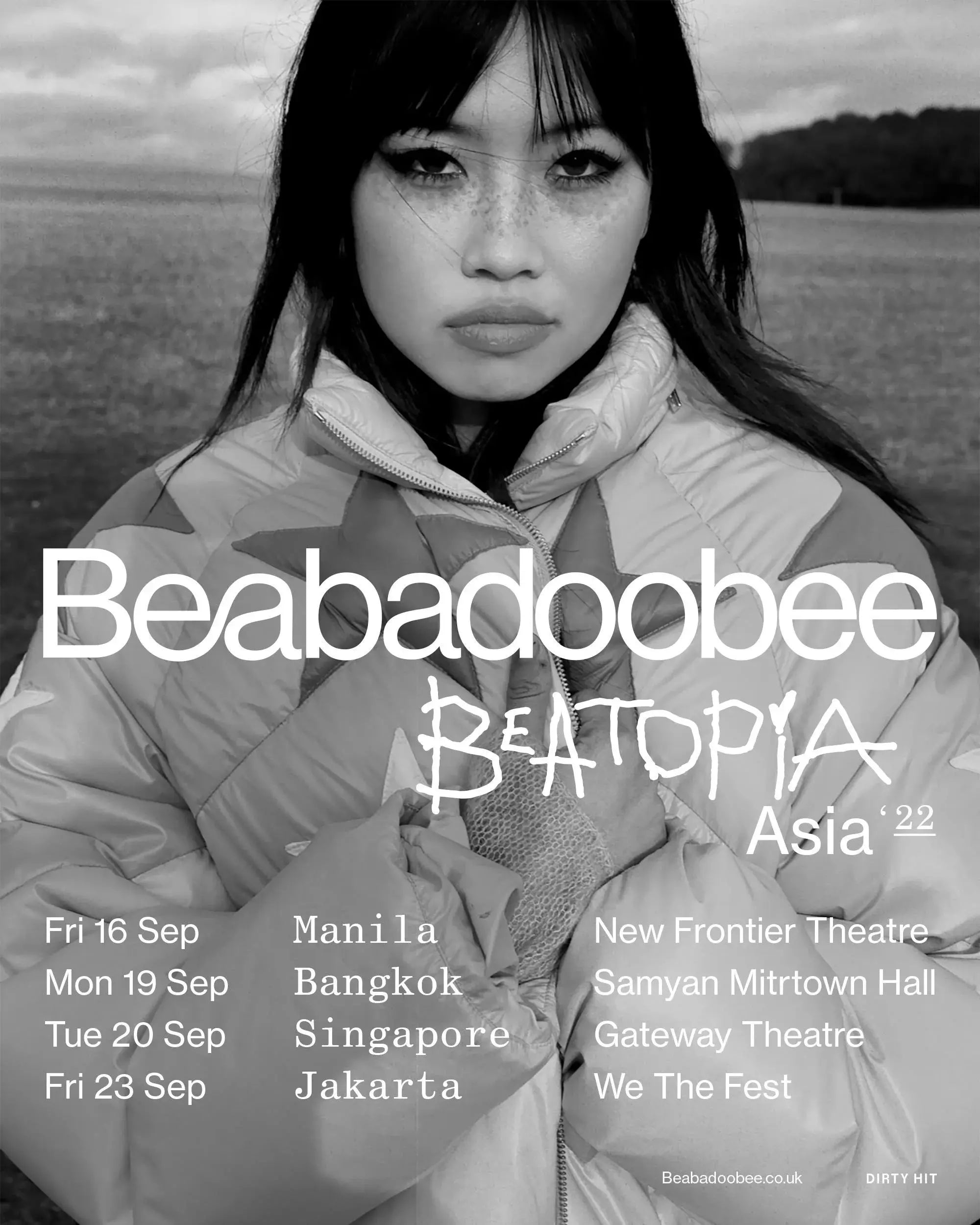 Famous Pop Singer Star Beabadoobee Poster Retro Music Album Cover Canvas Painting Wall Art for Bar Club Room Home Decor Fan Gift