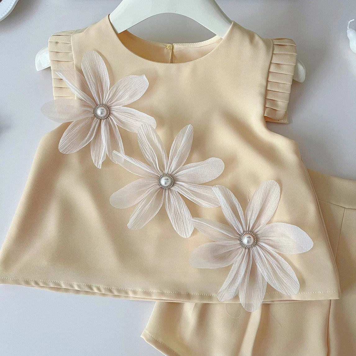 Children's Suit For Girls Summer Cute Three Flowers Short Sleeve Tshirt + Shorts 2 PC Sets Casual Outfit Baby Kids Clothing 