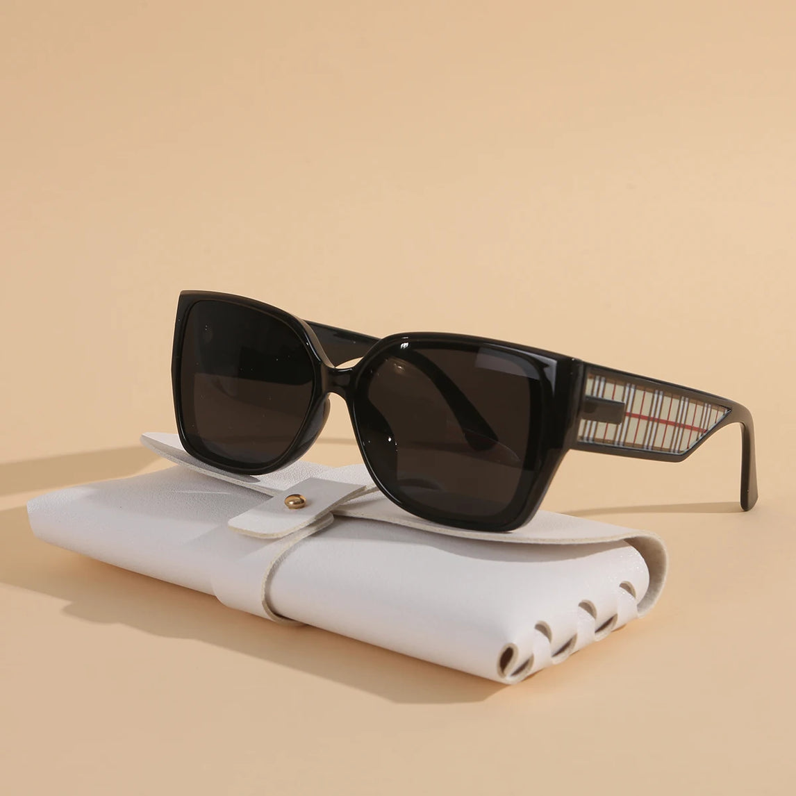 2025 New Fashion Square Sunglasses Women Ladies Luxury Designer Stripe Vintage Frame Sun Glasses Casual Eyewear UV400 Gafas