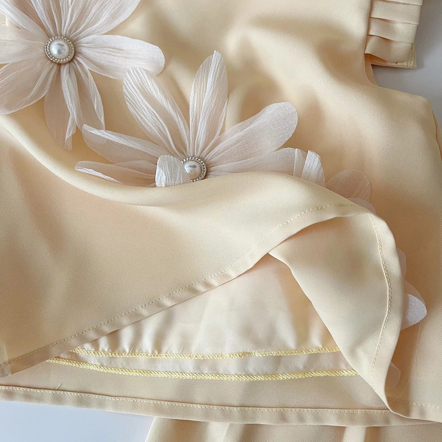 Children's Suit For Girls Summer Cute Three Flowers Short Sleeve Tshirt + Shorts 2 PC Sets Casual Outfit Baby Kids Clothing ﻿